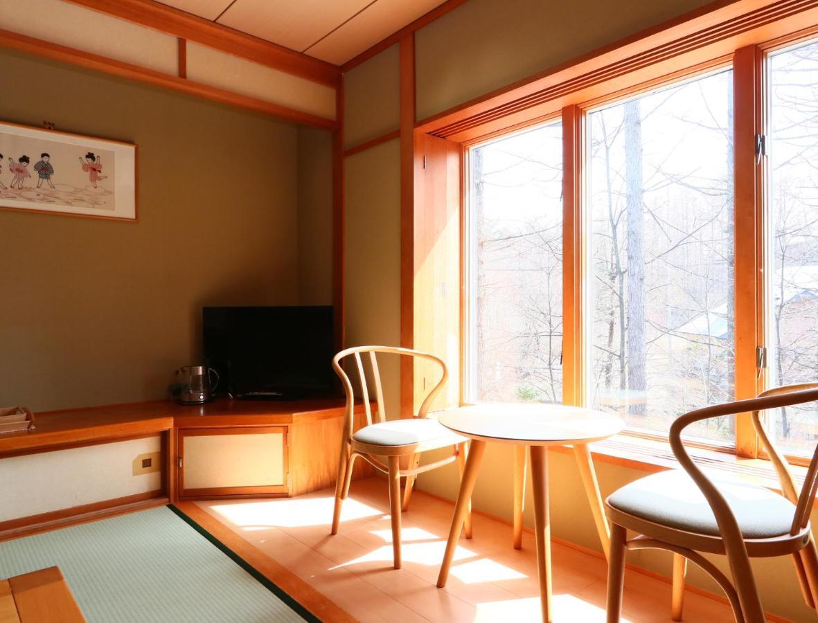 Ryosha Tsukiakari Bed & Breakfast Yamanakako Exterior photo