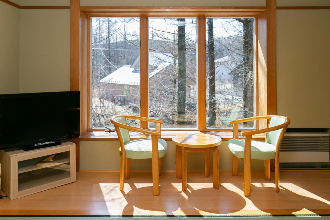 Ryosha Tsukiakari Bed & Breakfast Yamanakako Exterior photo